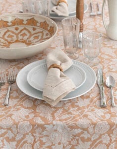 25 Tablecloths Perfect for Summer Dinner Parties - roomfortuesday.com