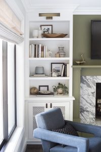 5 Inspiring Shelf Styling & Built-In Posts - roomfortuesday.com
