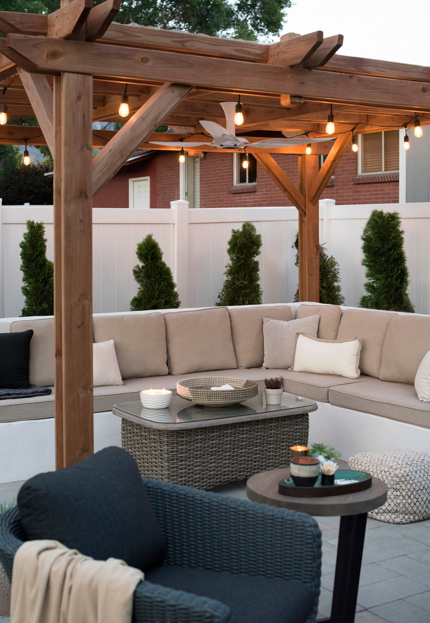 How to Build a Custom Outdoor Sofa - roomfortuesday.com