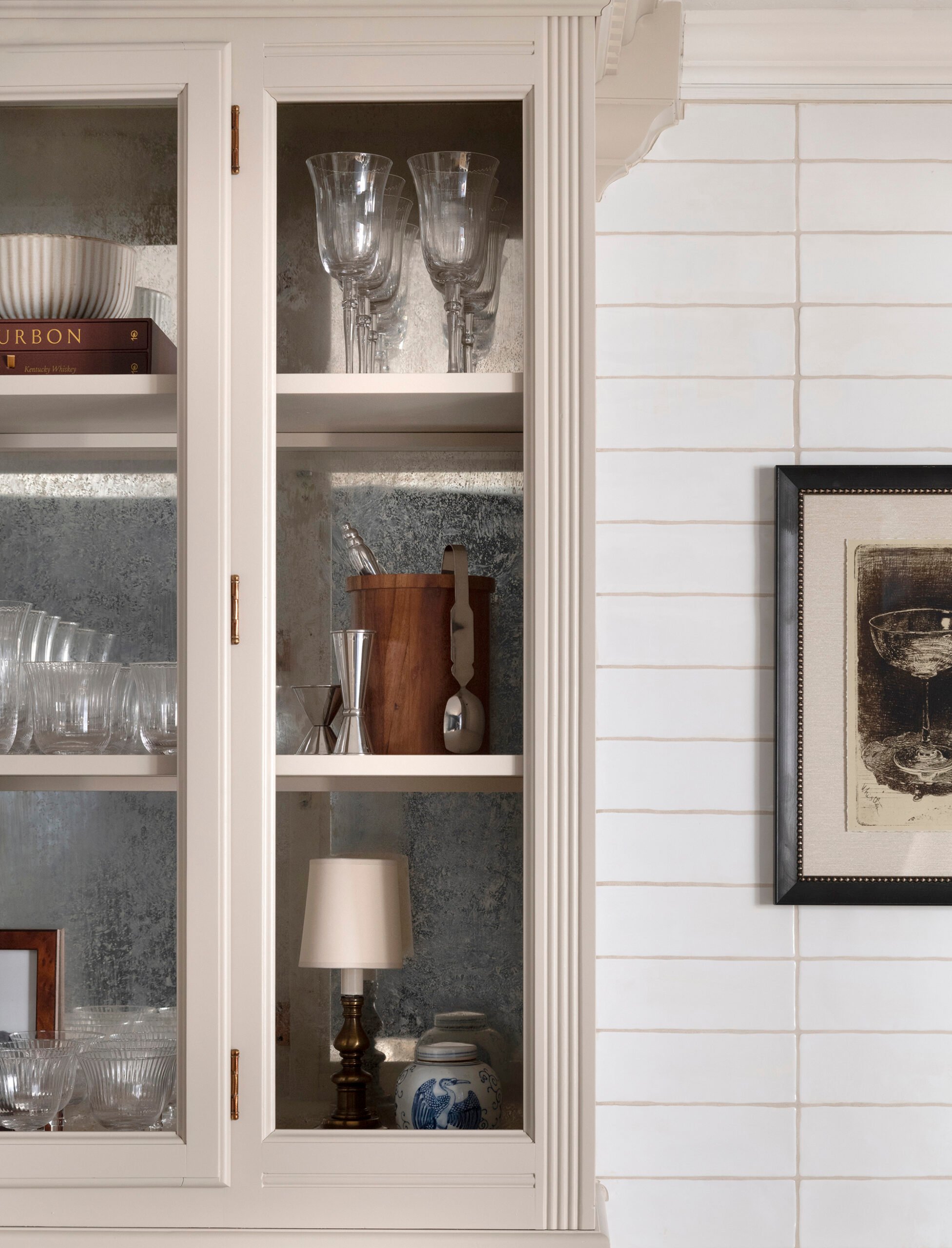 Christmas Tour: Holiday Basement Bar & Media Room - roomfortuesday.com