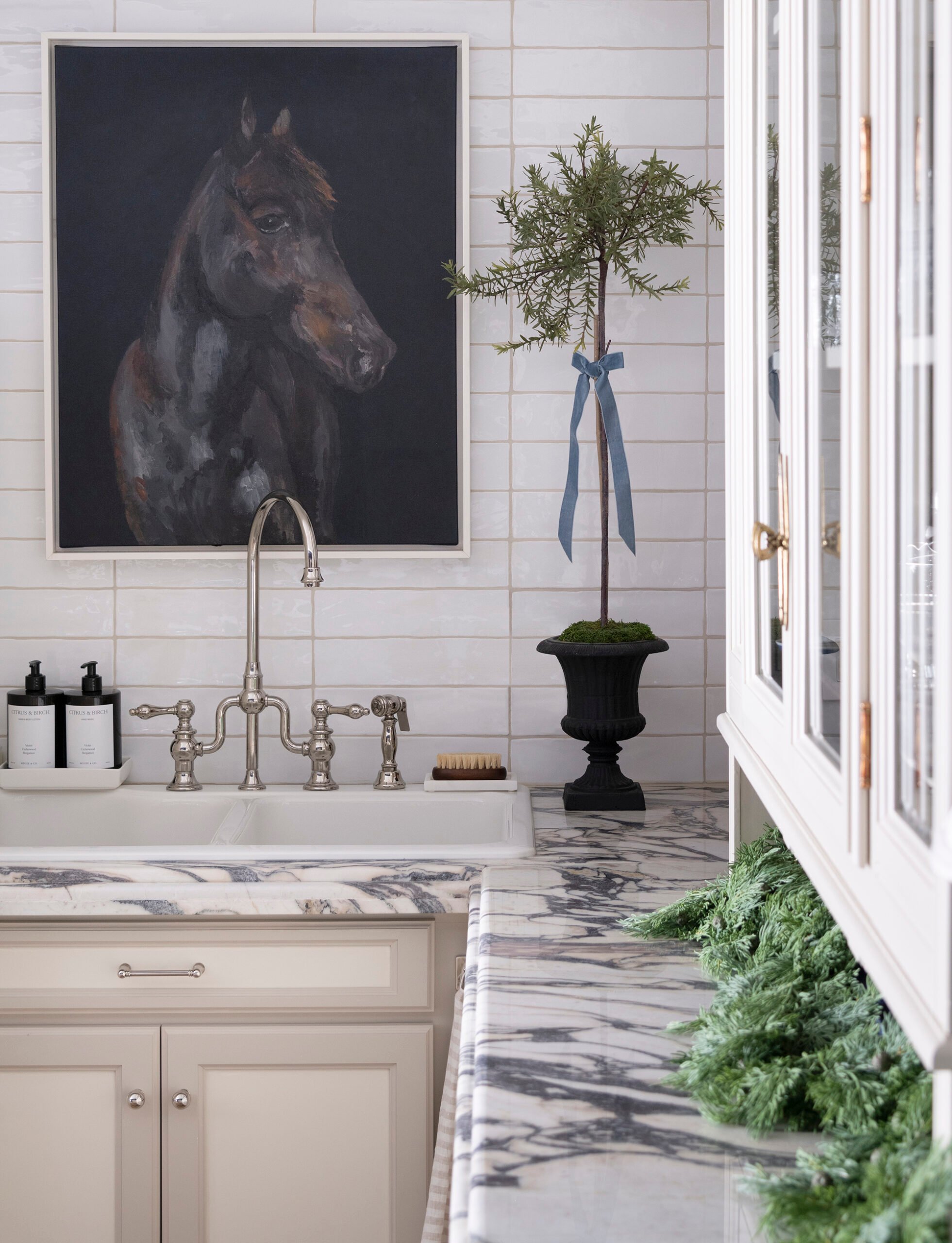 Christmas Tour: Holiday Basement Bar & Media Room - roomfortuesday.com