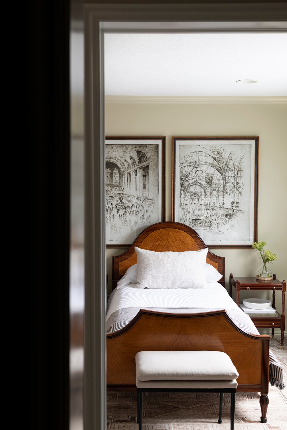 20 Ideas for Making a Basement Bedroom Feel Cozy on Budget - roomfortuesday.com