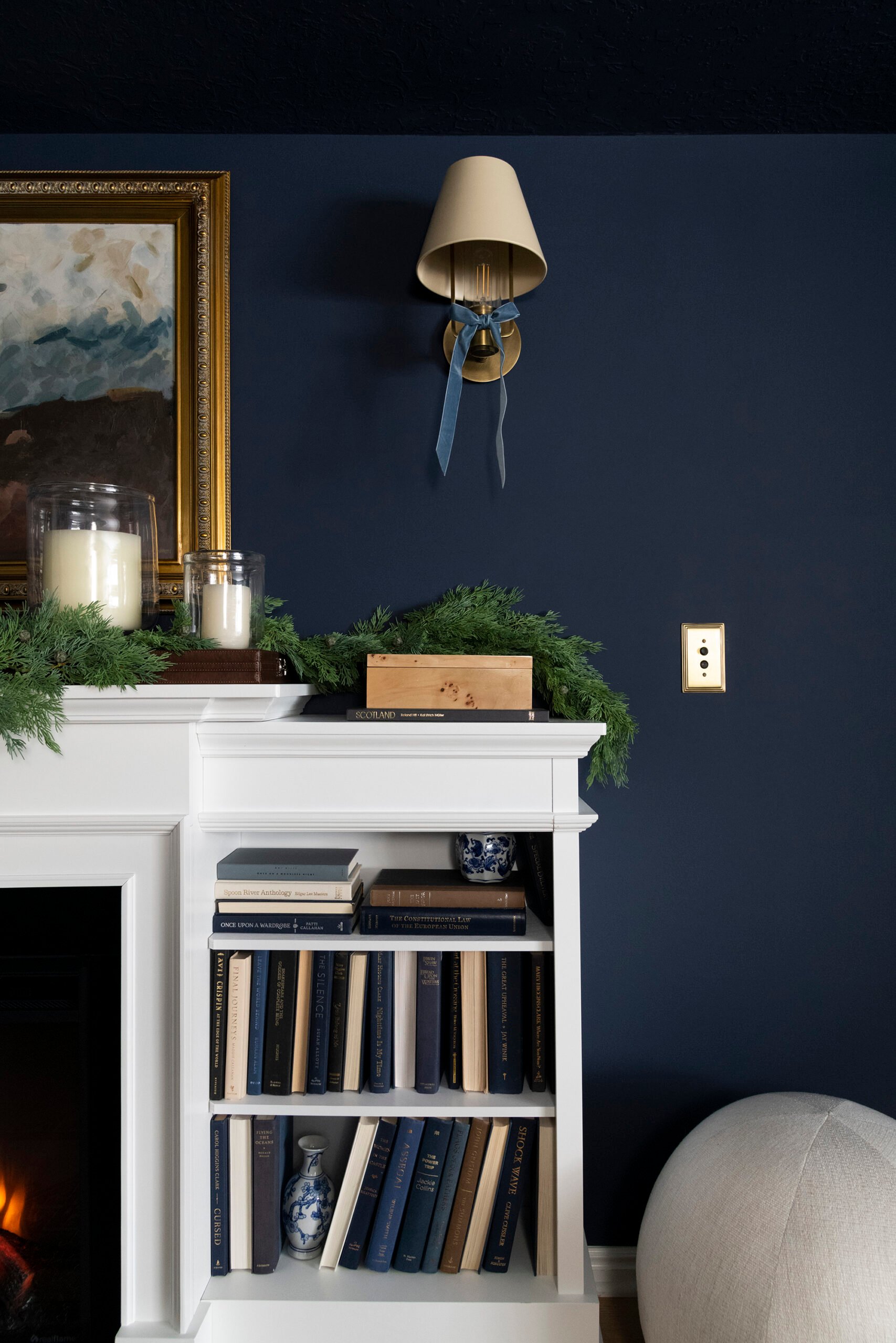 Christmas Tour: Holiday Basement Bar & Media Room - roomfortuesday.com