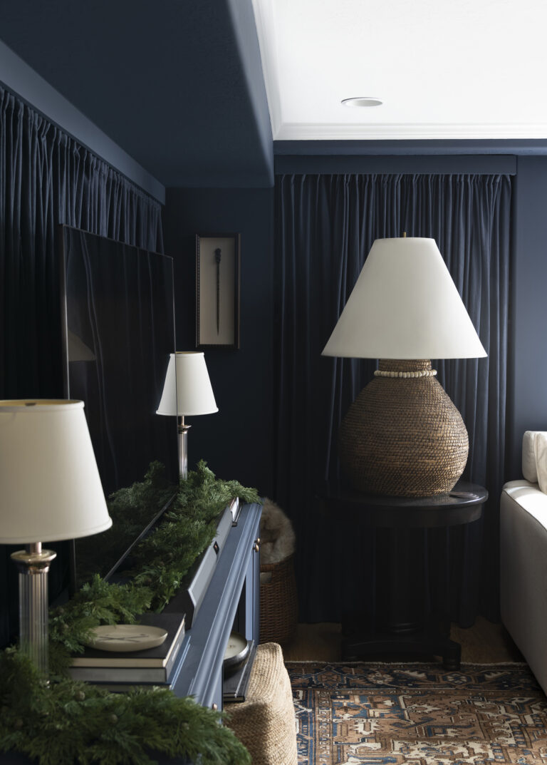 Christmas Tour: Holiday Basement Bar & Media Room - roomfortuesday.com