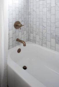 Bathtub Refinishing Process & Reglazing A Tub White - roomfortuesday.com