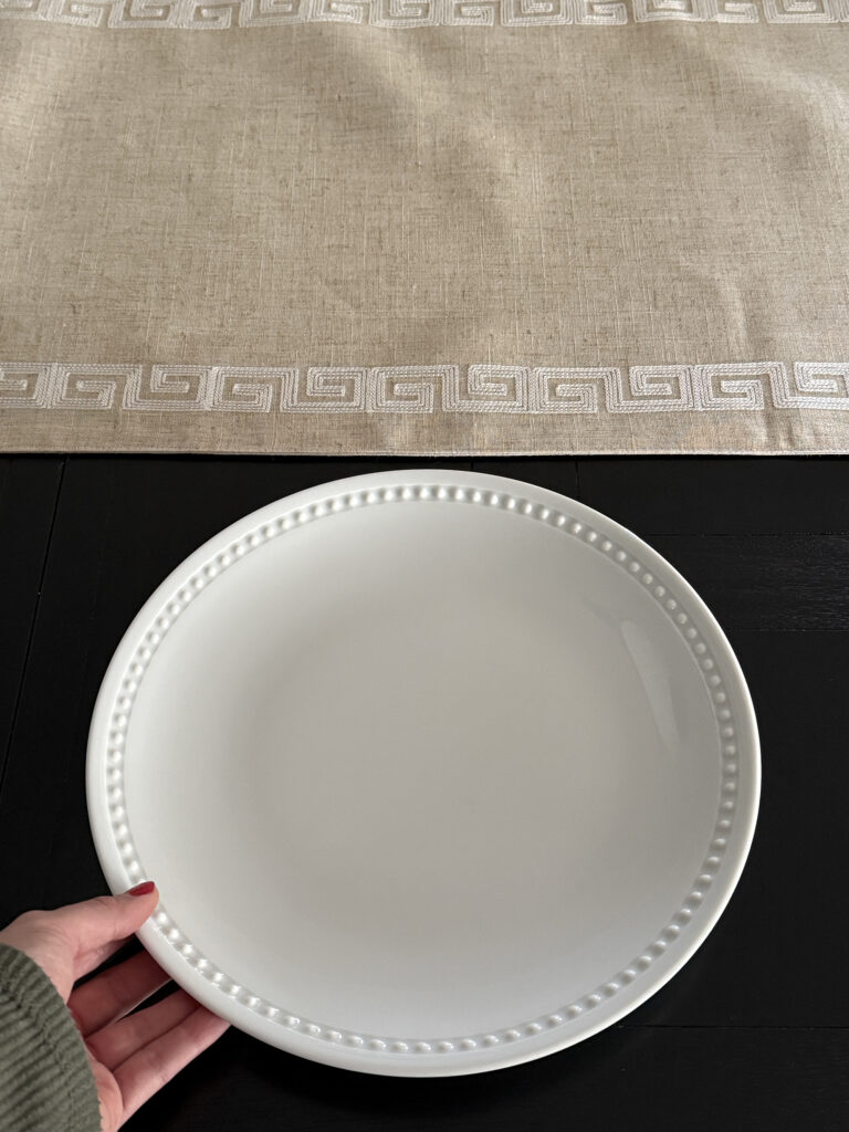 Setting Our Thanksgiving Table & Decorating the Dining Room - roomfortuesday.com