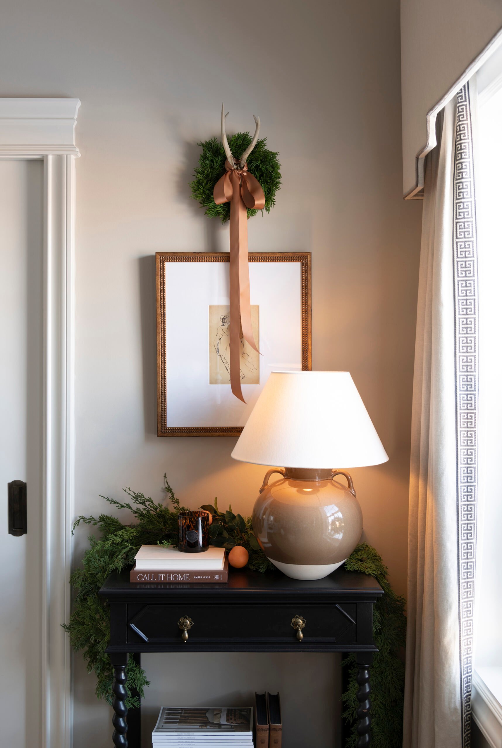 Christmas Tour: My Holiday Home Office - roomfortuesday.com