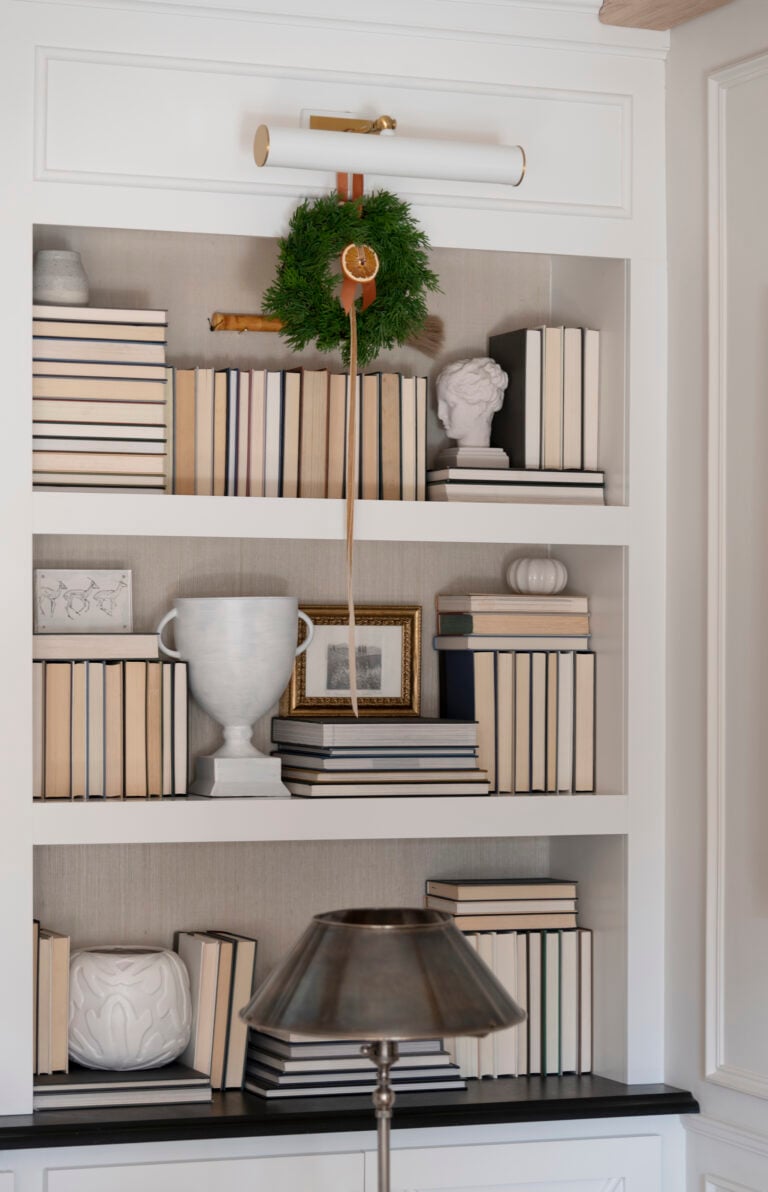 Christmas Tour: the Holiday Decorated Living Room - roomfortuesday.com