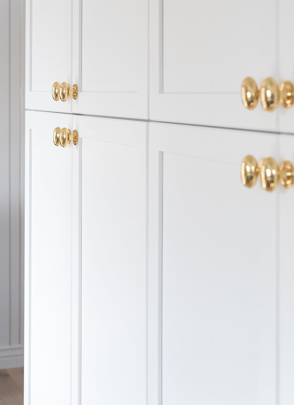 Cabinetry Hardware Placement Guide (With Examples) - roomfortuesday.com