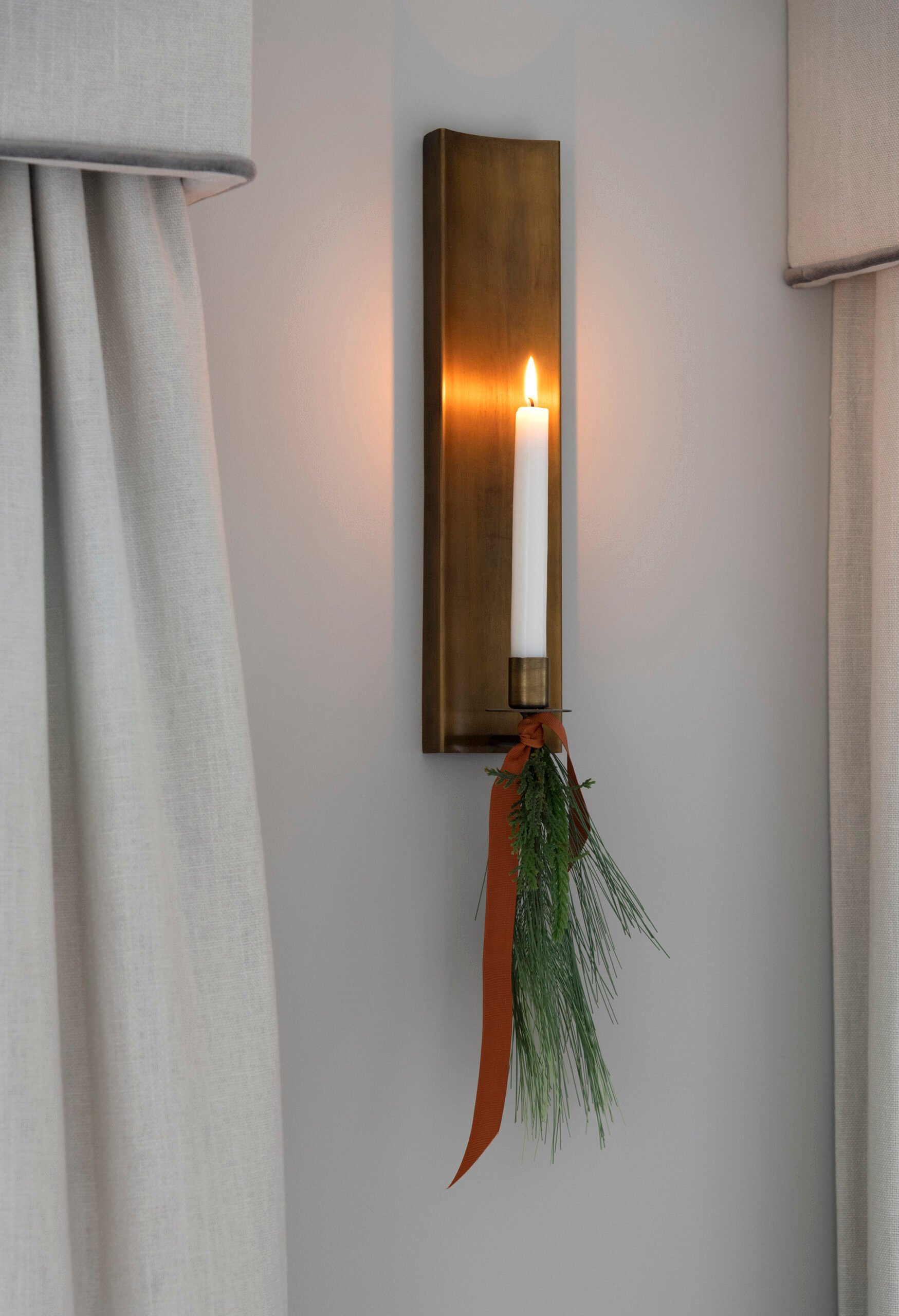 Christmas Tour: My Holiday Home Office - roomfortuesday.com