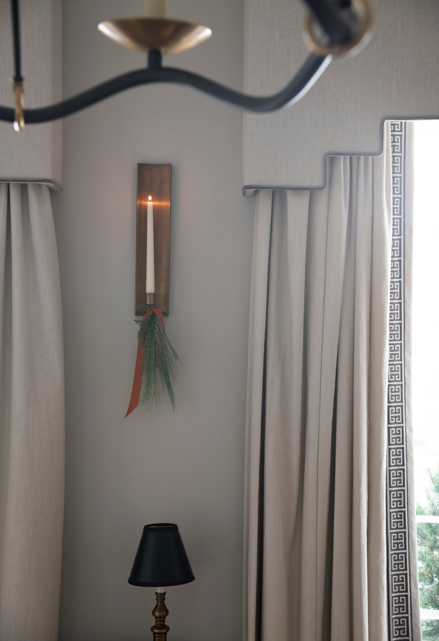 Christmas Tour: My Holiday Home Office - roomfortuesday.com