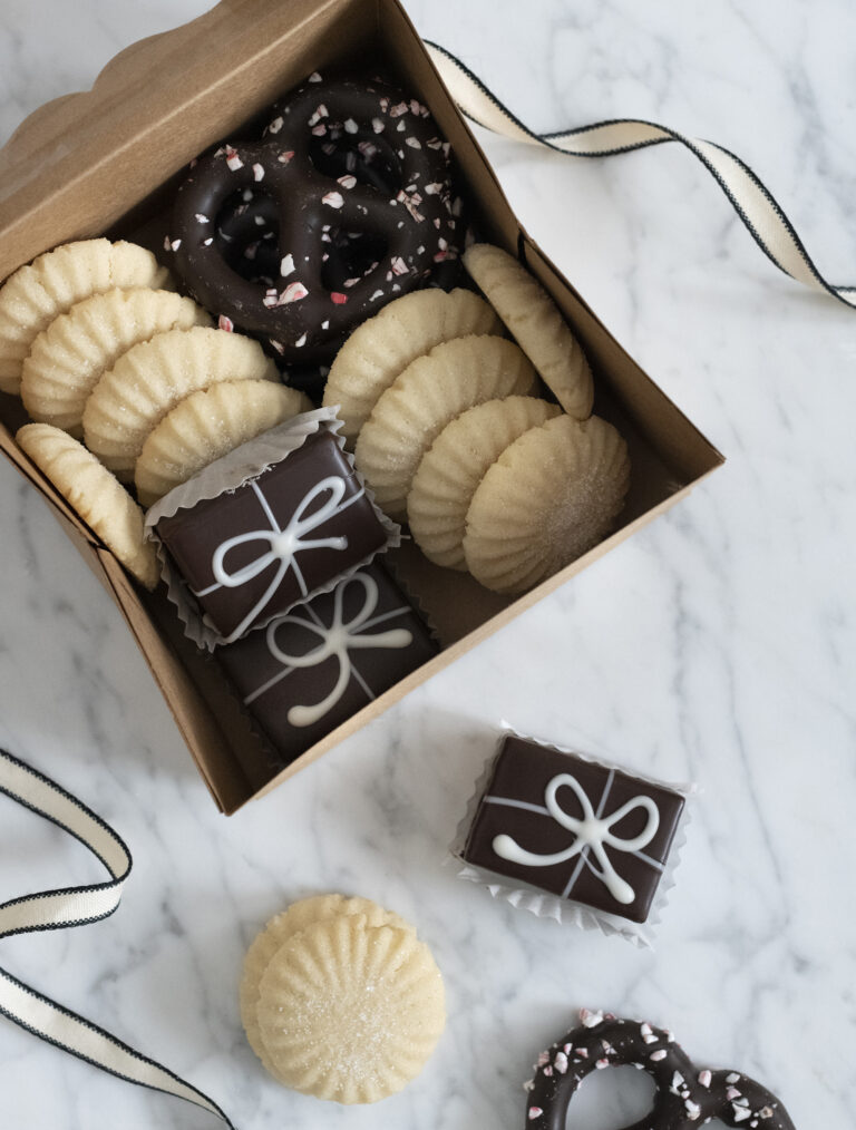 Classic Holiday Cookie Boxes & Packaging Ideas - roomfortuesday.com