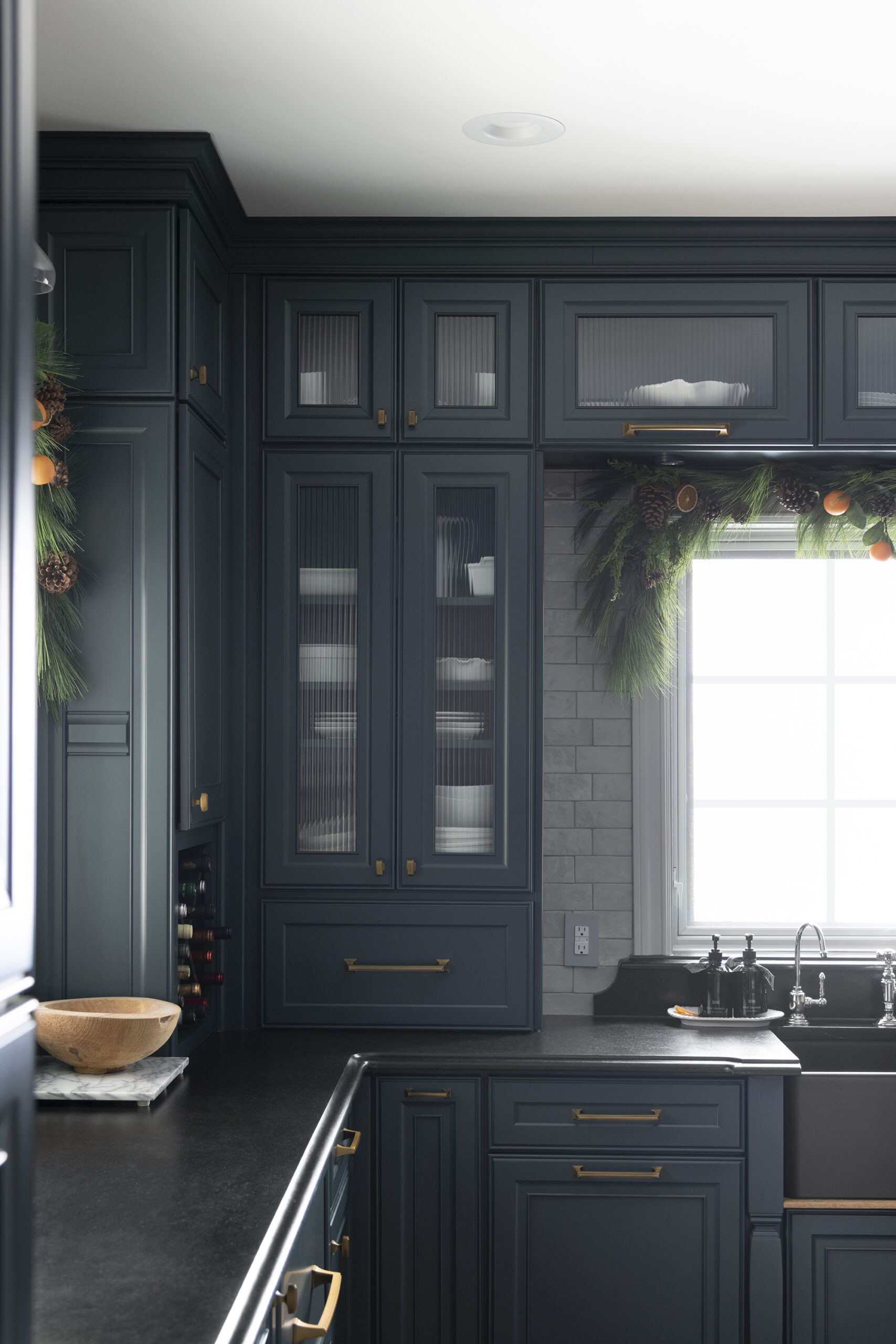 Christmas Tour: Decorating the Kitchen for the Holidays - roomfortuesday.com