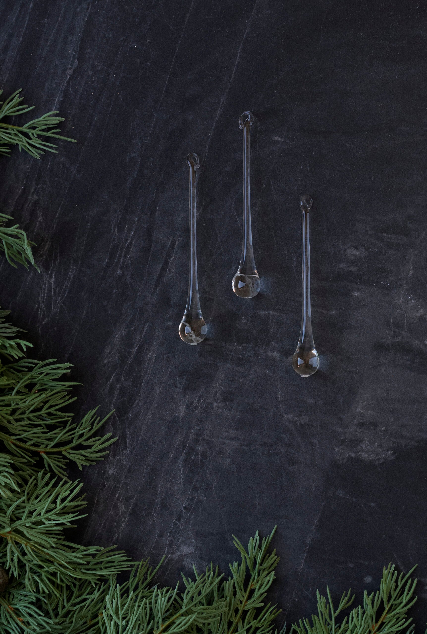 Simple Glass Icicle Decorated Christmas Tree - roomfortuesday.com