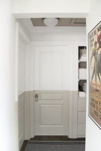 Linen Closet Update & Tips for Choosing The Right Paint - roomfortuesday.com