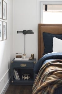 cozy master bedroom for fall and winter with plaid bedding - roomfortuedsay.com