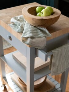 Classic Kitchen Linens to Love - roomfortuesday.com