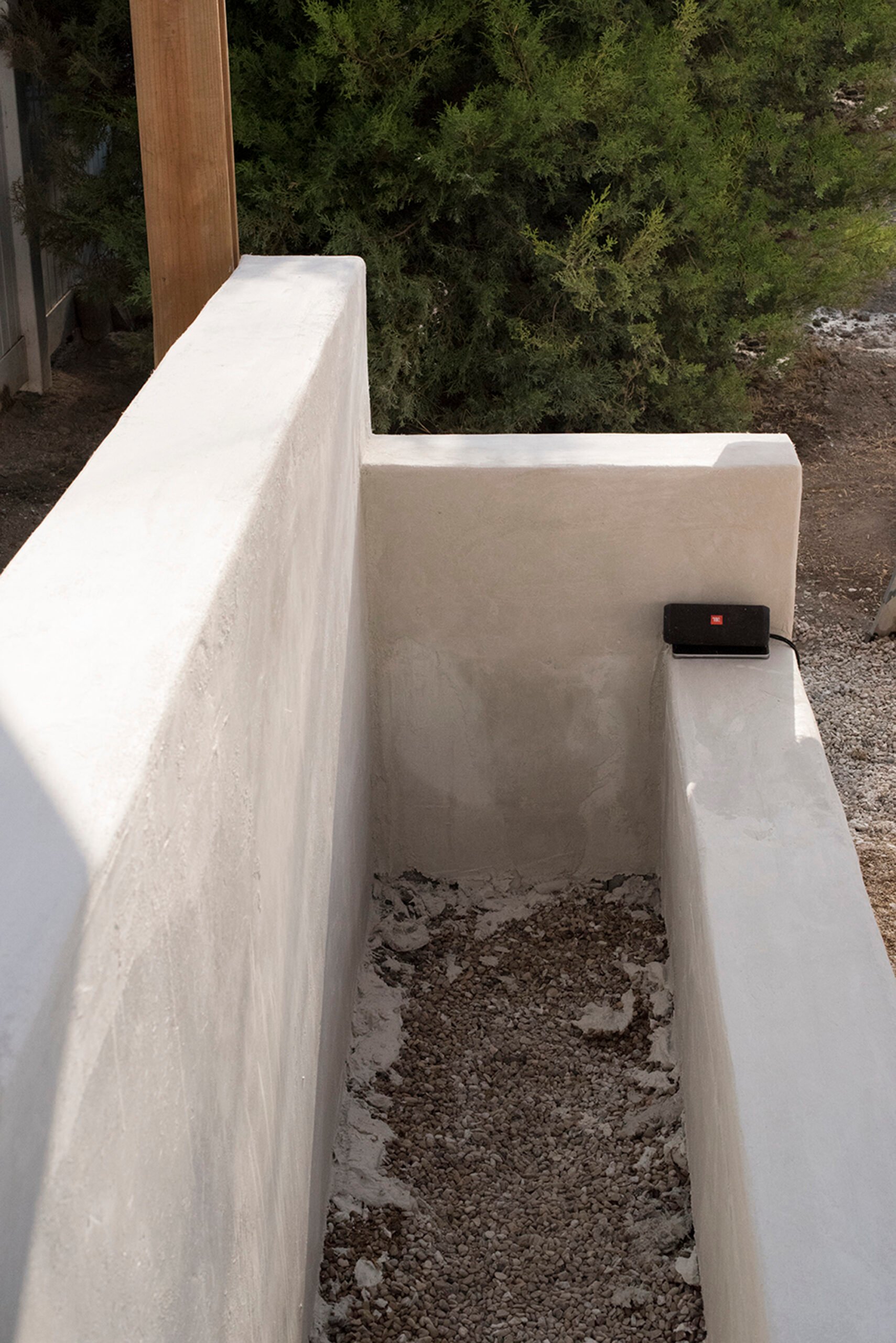 How to Build a Custom Outdoor Sofa - roomfortuesday.com