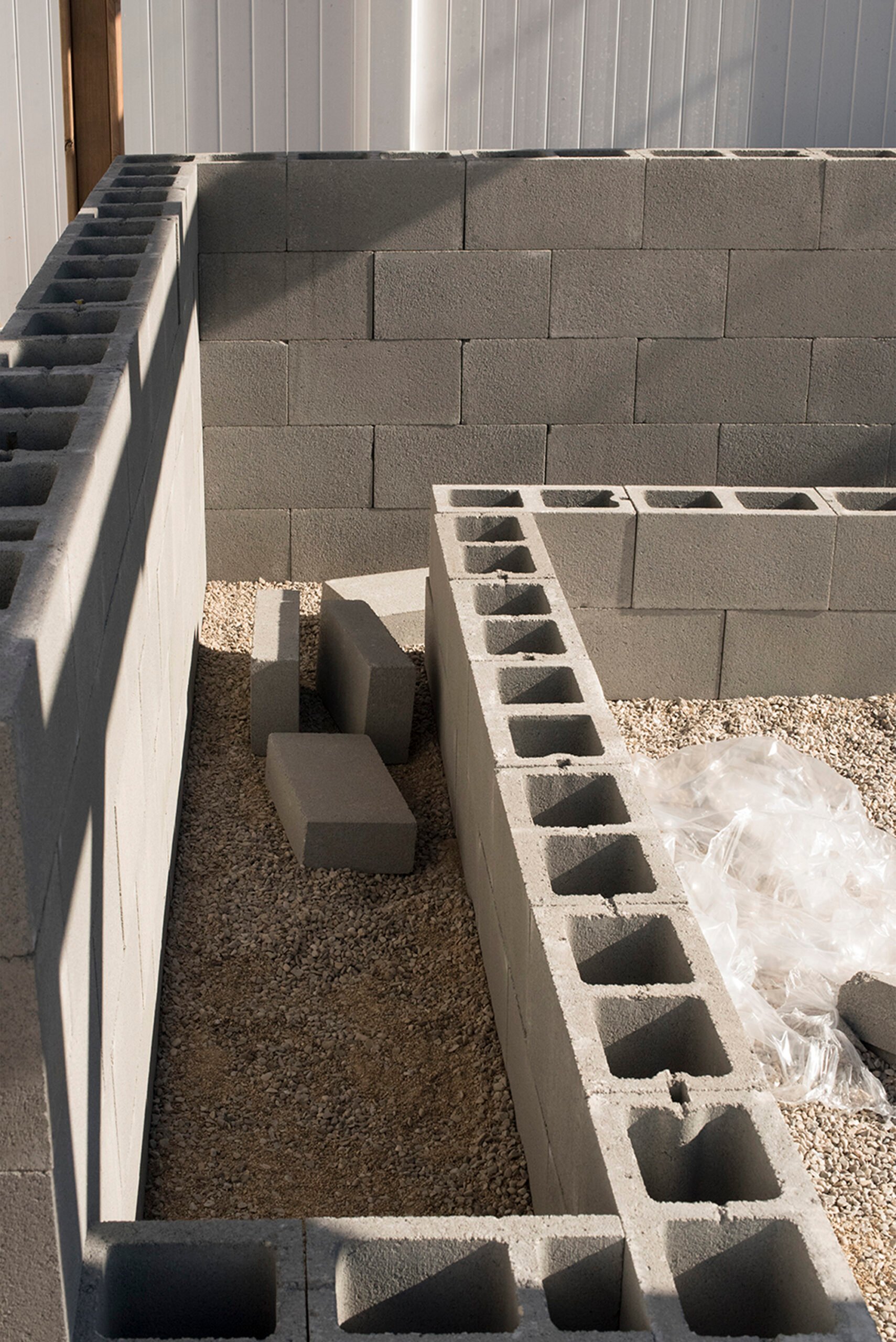 How to Build a Custom Outdoor Sofa - roomfortuesday.com