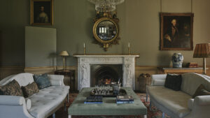 Home Tour : Aldourie Castle - roomfortuesday.com
