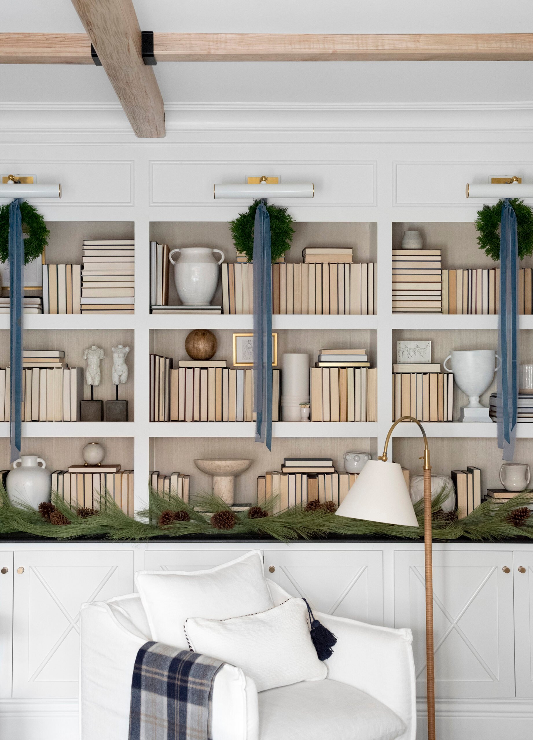 20 Ways to Decorate with Ribbon This Holiday Season - roomfortuesday.com