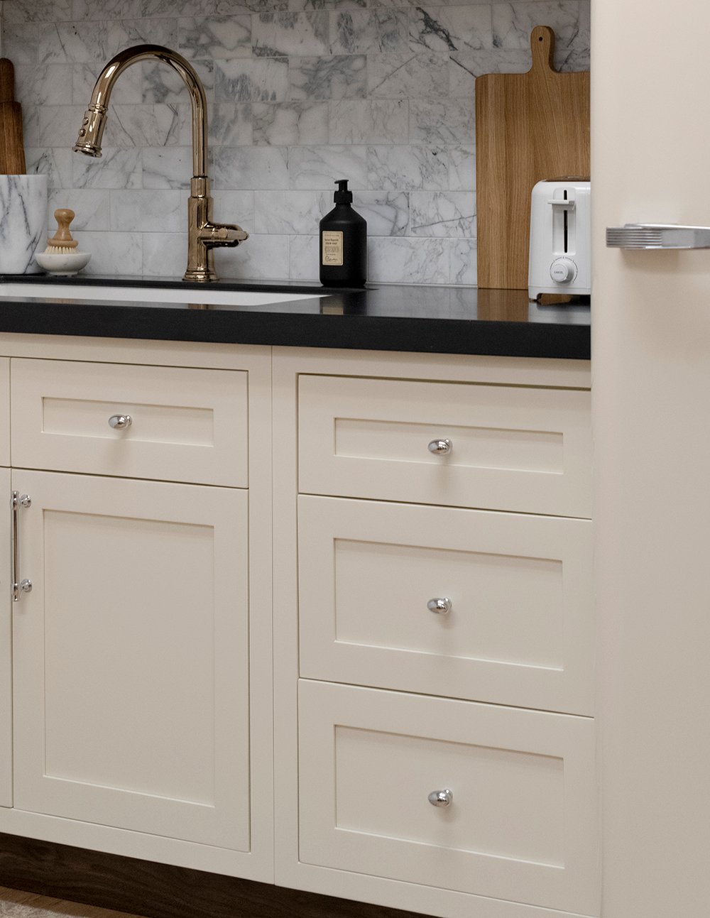 Cabinetry Hardware Placement Guide (With Examples) - roomfortuesday.com