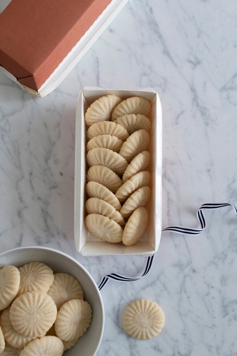 Classic Holiday Cookie Boxes & Packaging Ideas - roomfortuesday.com