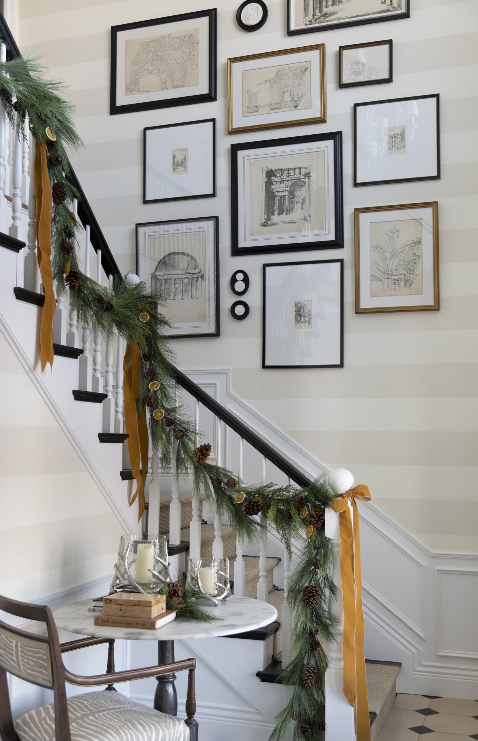 Christmas Tour: Styling the Entryway for the Holidays - roomfortuesday.com