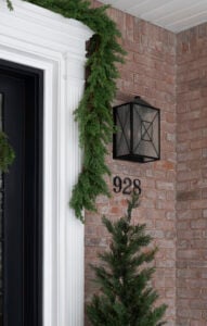 7 Holiday Front Door & Porch Decorating Essentials - roomfortuesday.com