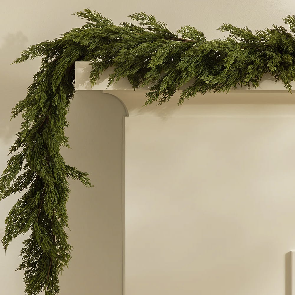 7 Holiday Front Door & Porch Decorating Essentials - roomfortuesday.com