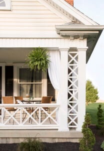 How to Choose a Timeless and Durable Outdoor Dining Set That Will Last - roomfortuesday.com