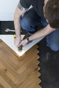 How to Install Herringbone Hardwood Flooring - roomfortuesday.com