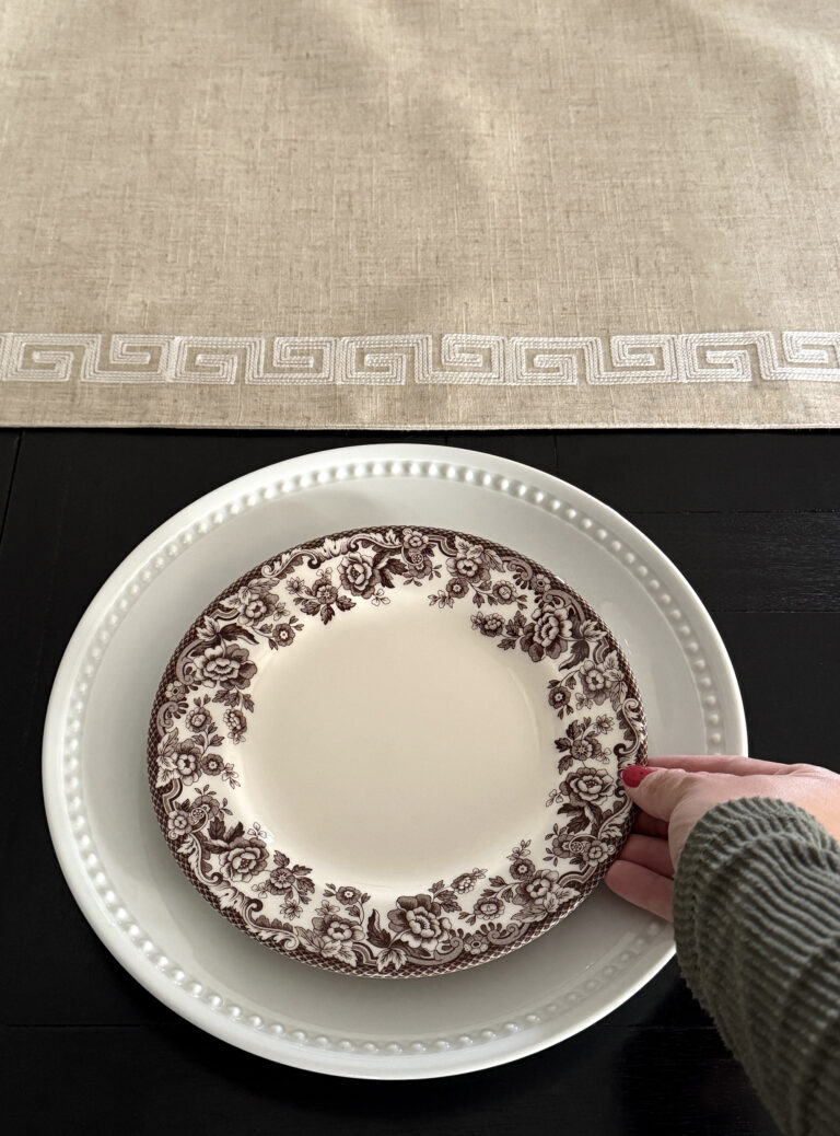 Setting Our Thanksgiving Table & Decorating the Dining Room - roomfortuesday.com