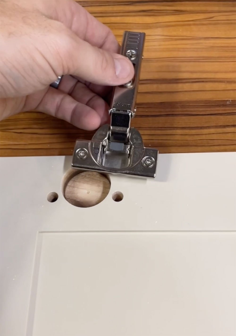 How to Replace & Upgrade Your Cabinet Doors - roomfortuesday.com