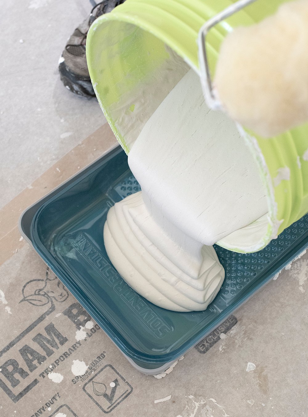 Perfectly Smooth Walls: A Skim Coating Tutorial - roomfortuesday.com