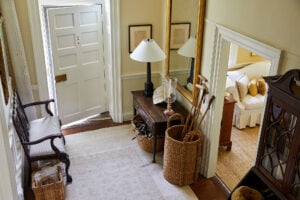 Home Tour : Sycamore House by Josh Young (& Artful Home Giveaway) - roomfortuesday.com