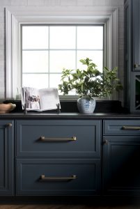 Kitchen Windows : The Selection & Installation Process - roomfortuesday.com