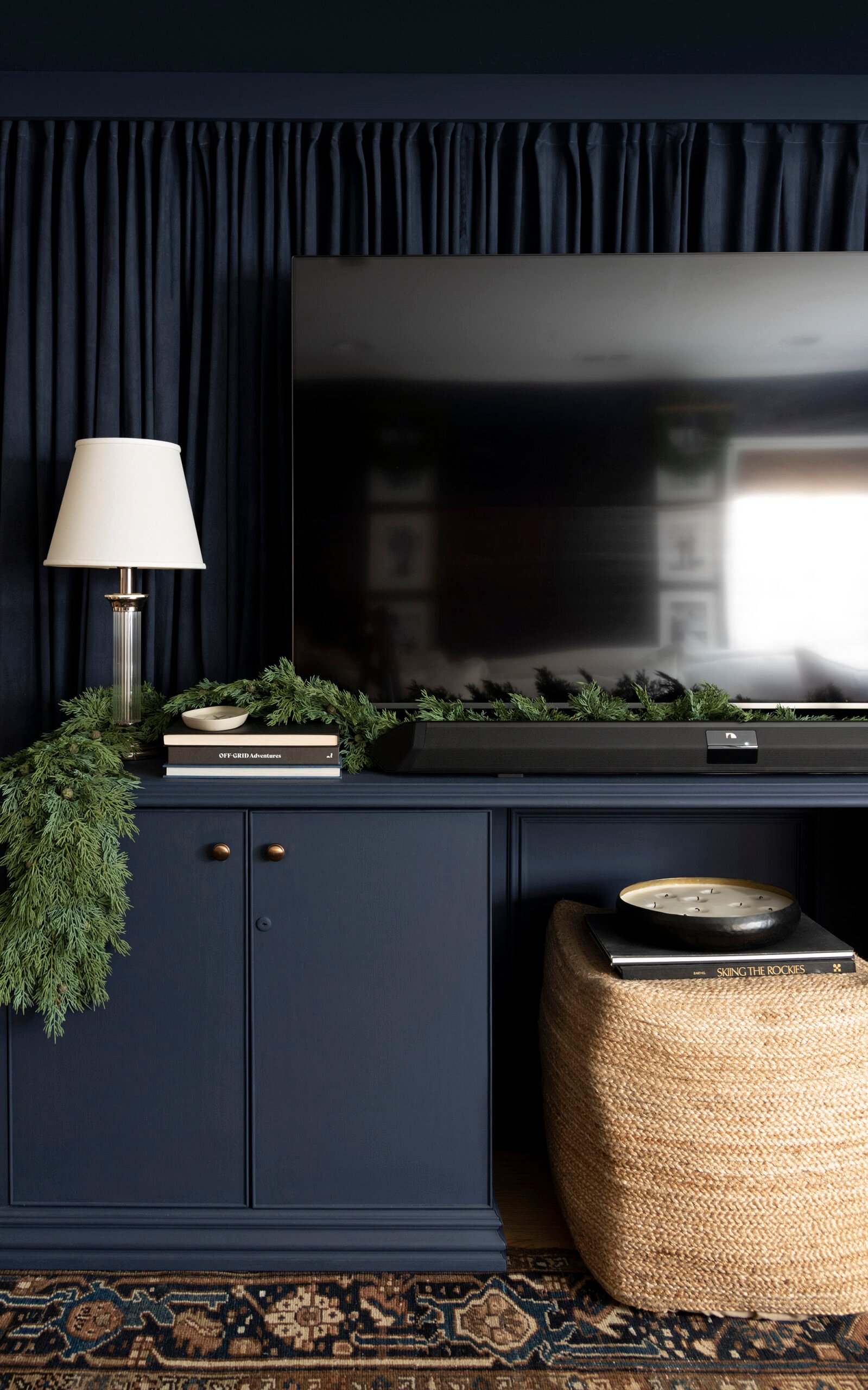 Christmas Tour: Holiday Basement Bar & Media Room - roomfortuesday.com