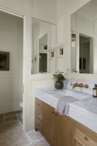 Home Tour : Neutral Home at Hill Place - roomfortuesday.com