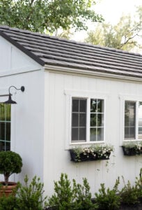 My Go-To Spring Gardening Essentials from Lowe’s - roomfortuesday.com