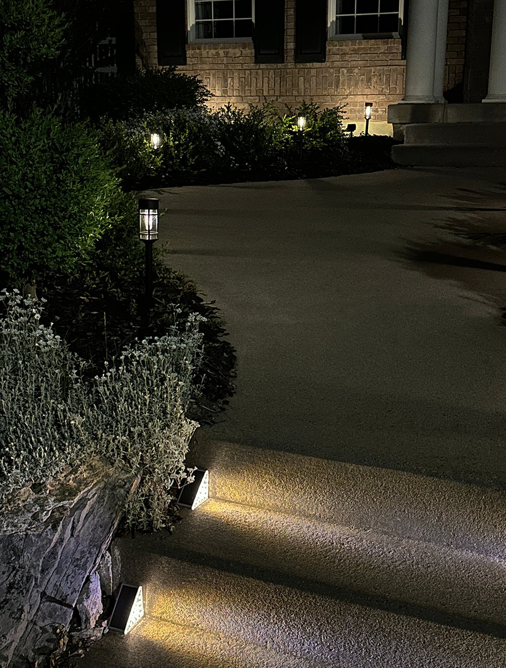 Where to Install Outdoor DIY Solar Landscape Lighting - roomfortuesday.com
