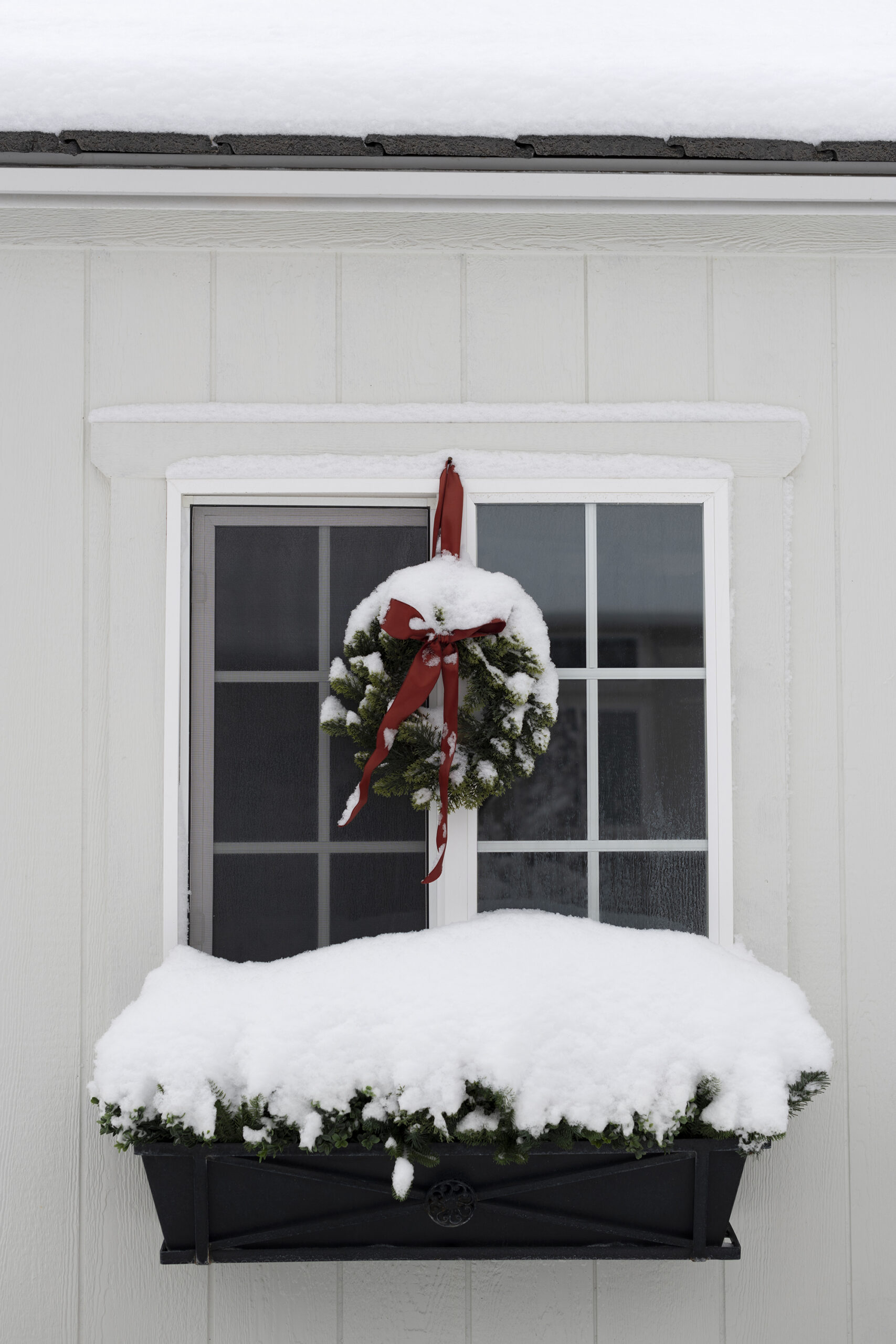 20 Ways to Decorate with Ribbon This Holiday Season - roomfortuesday.com