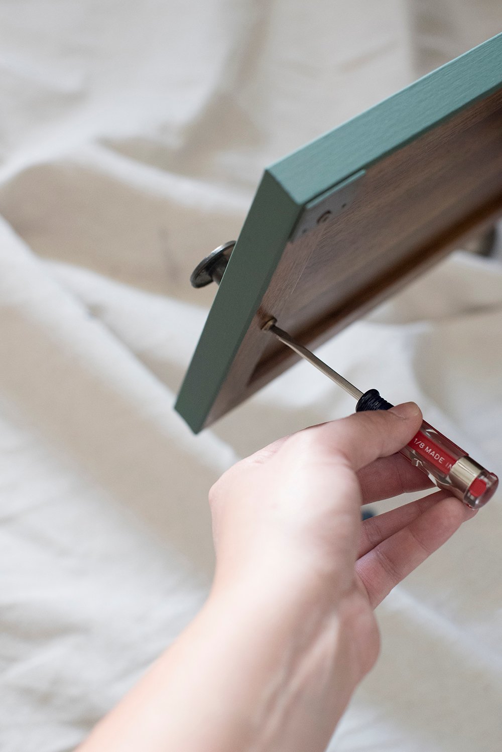 A Bar Cart Furniture Makeover - roomfortuesday.com