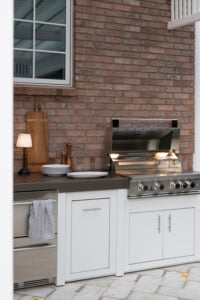 Outdoor Kitchen Reveal - roomfortuesday.com