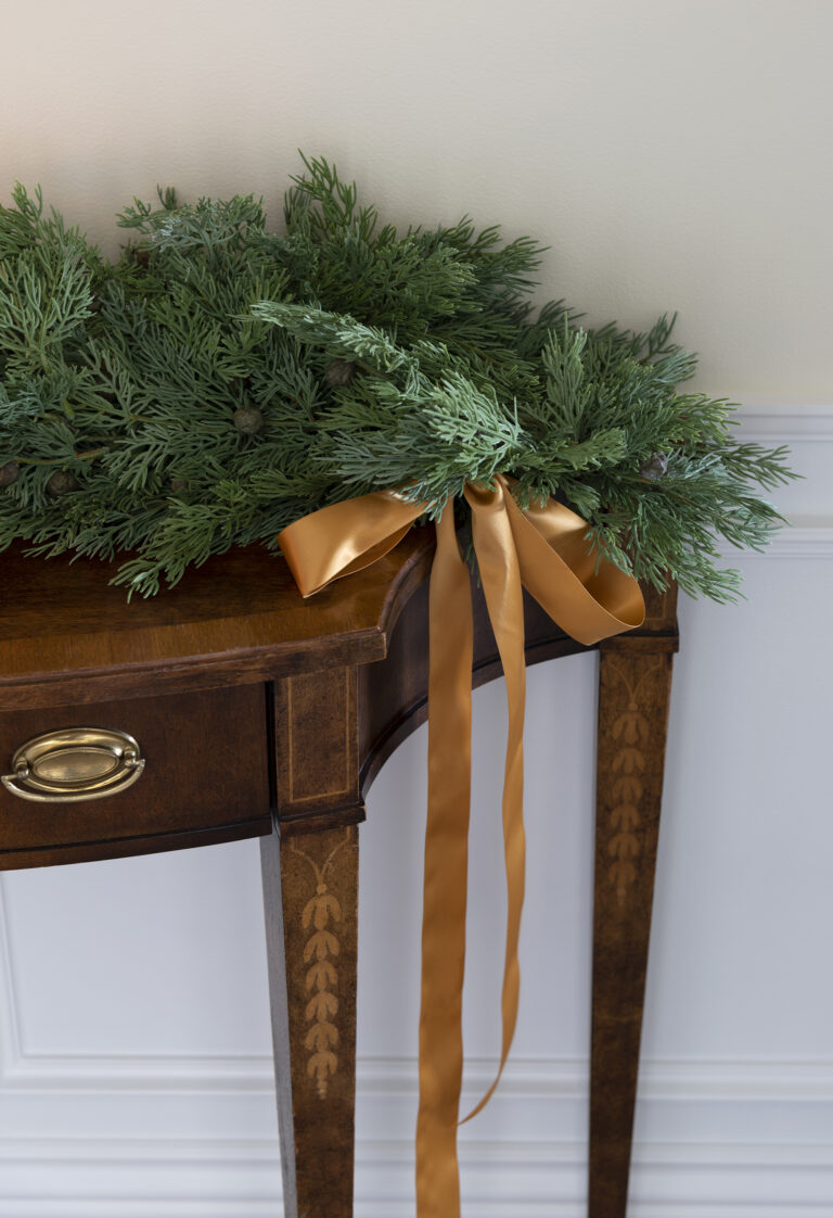 Christmas Tour: Styling the Entryway for the Holidays - roomfortuesday.com