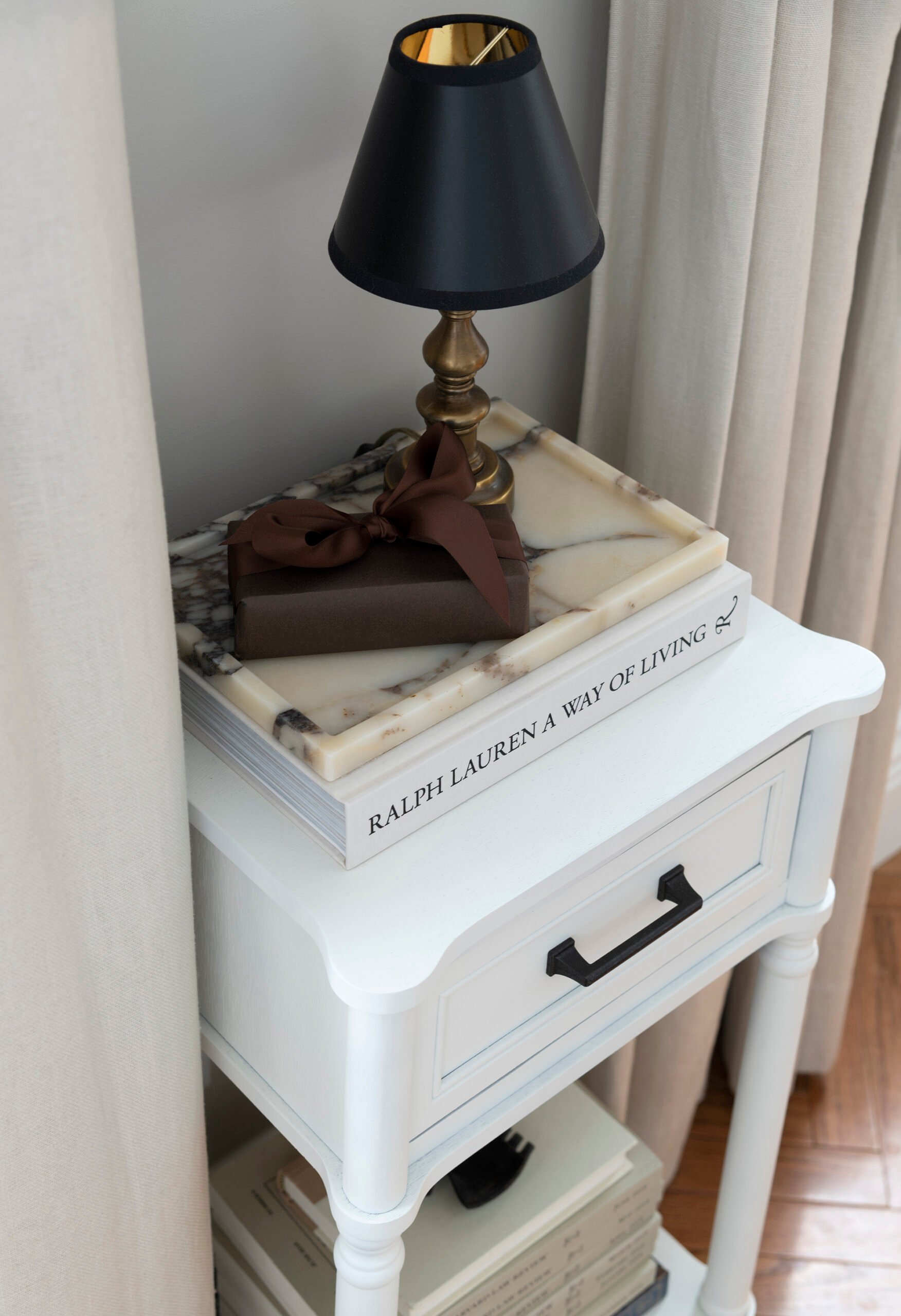 Christmas Tour: My Holiday Home Office - roomfortuesday.com