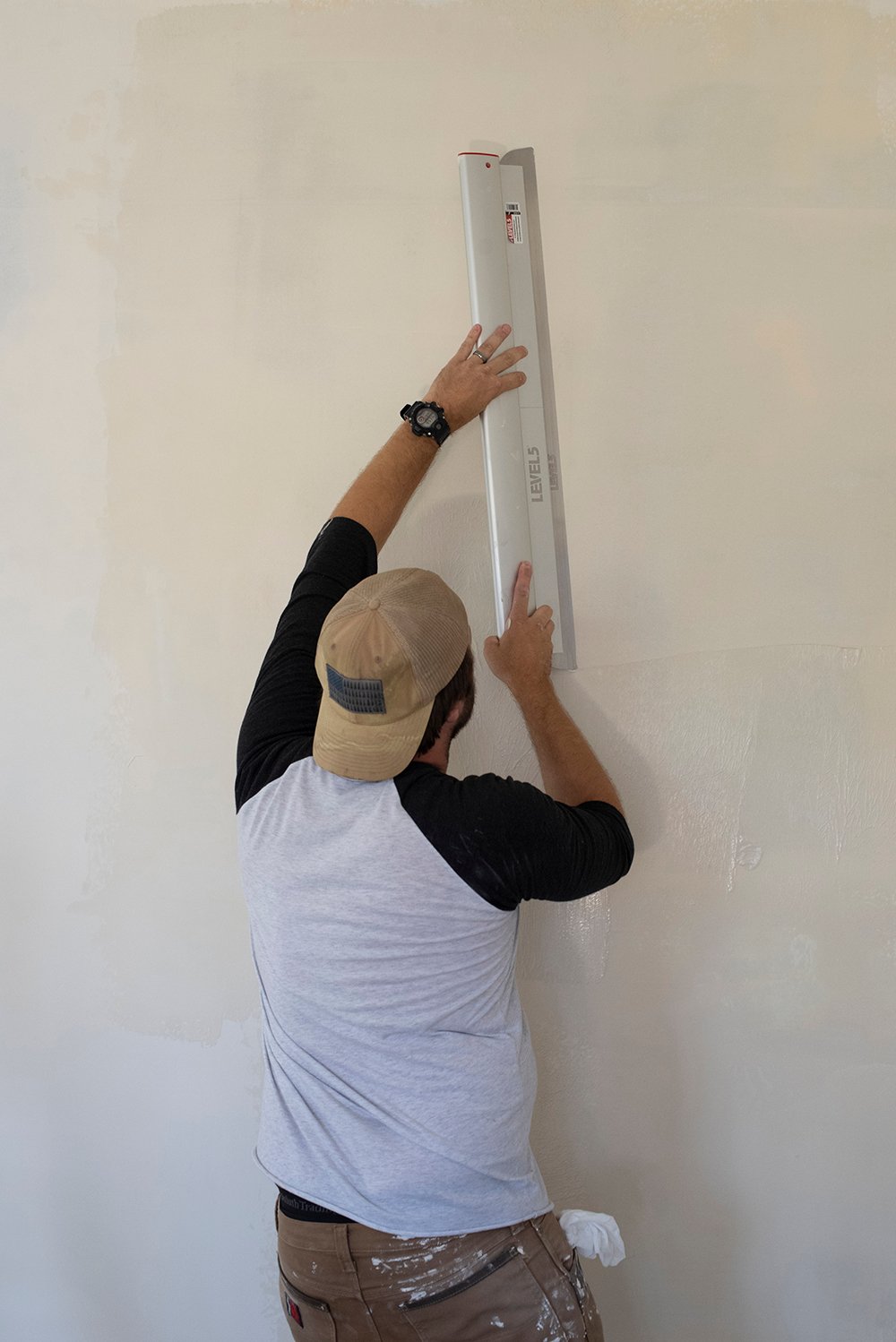 Perfectly Smooth Walls: A Skim Coating Tutorial - roomfortuesday.com