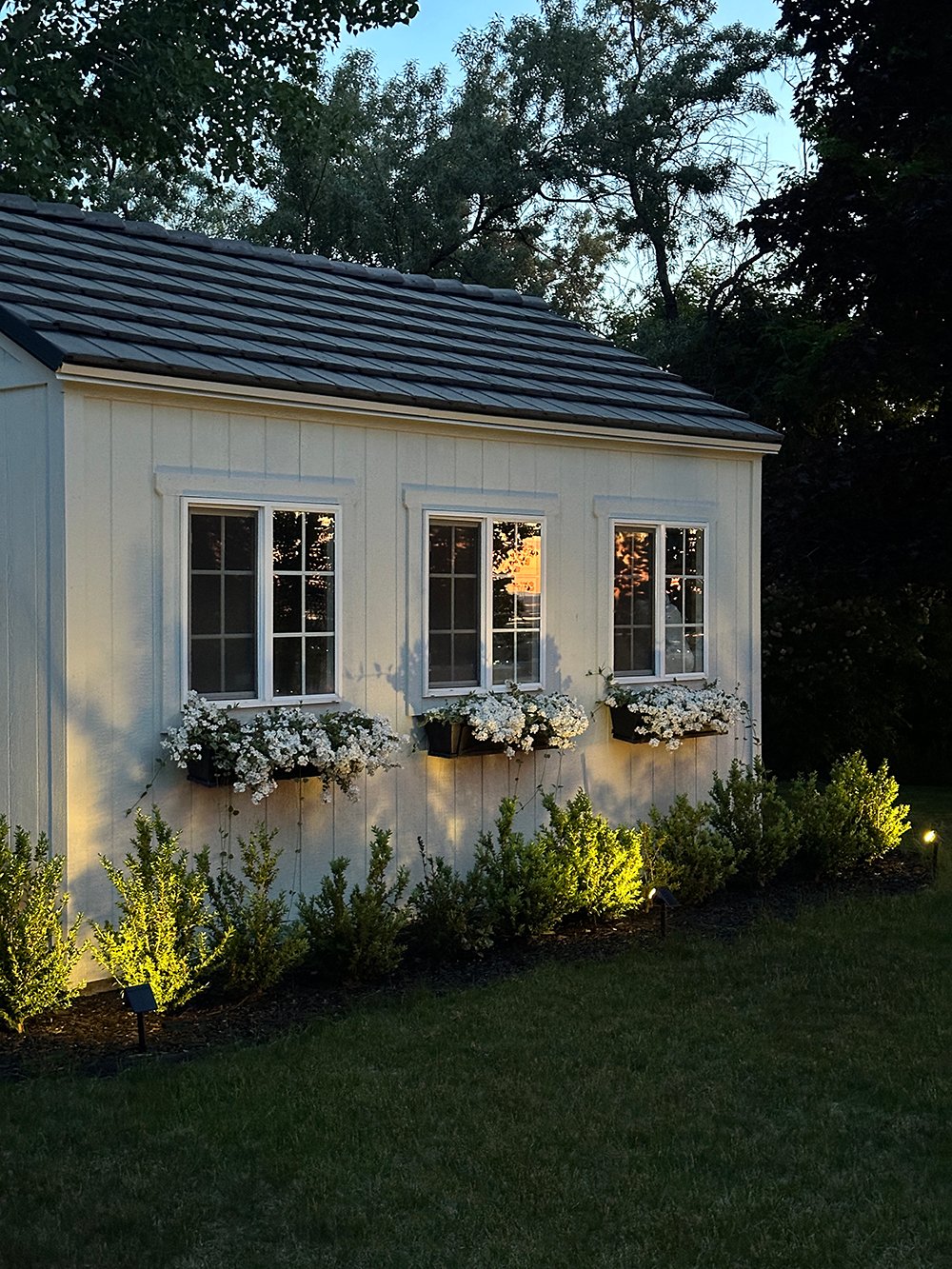 Where to Install Outdoor DIY Solar Landscape Lighting - roomfortuesday.com