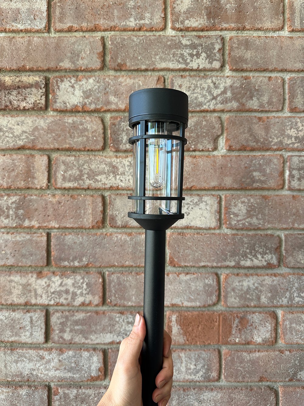 Where to Install Outdoor DIY Solar Landscape Lighting - roomfortuesday.com