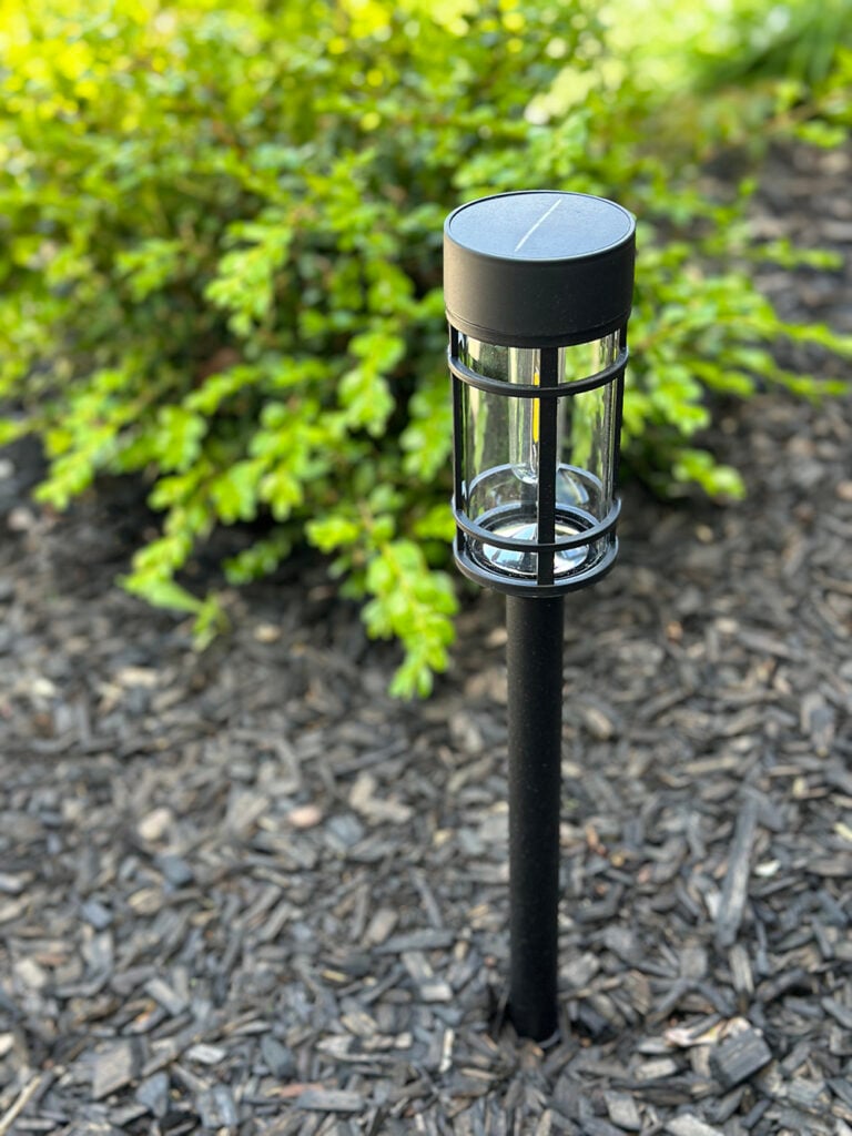 Where to Install Outdoor DIY Solar Landscape Lighting - roomfortuesday.com